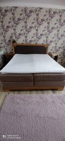 Boxspring postel