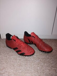 Turfy Adidas Predator