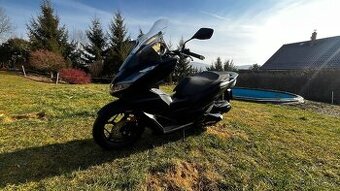 Prodám Hondu pcx 125 rv 2023 najeto jen 682 km