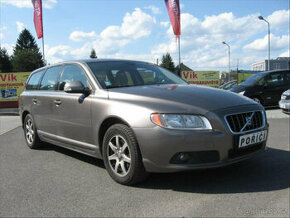 >> Volvo V70 2,4 D5 AWD 4x4 Momentum+MANUÁL+servisní knížka