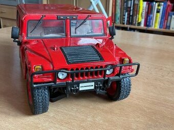 Model auta 1:18 Hummer H1