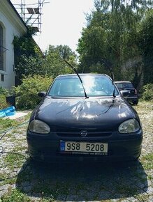 Opel Corsa 1.2 benzin střešní okno