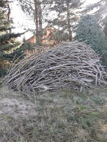 Haldu dřeva ze smrku, borovice, třešně, vrby.