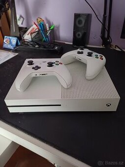 XBox One S + 4 game k tomu - 1