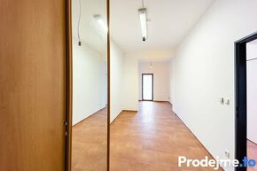 Pronájem komerčních prostor 3+1, 87 m2 - Jarošova, Znojmo