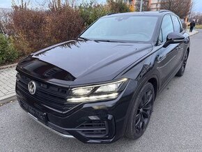 VW TOUAREG 4.0 V8 TDI R-line,VZDUCH,WEBASTO,HEAD UP,PANORAMA