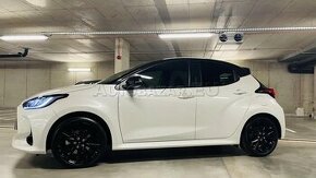 Toyota Yaris 1.5 Hybrid e-CVT Selection Style rok 2022 , DPH - 1