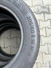 Prodám dvě zimní gumy Continental 205/60 R16 H - 1