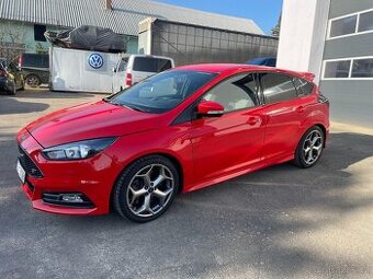 FORD FOCUS ST 2.0 256PS