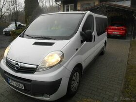 opel vivaro  lonc 2,0 81kw  9 mist .super stav