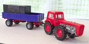 Modell Fahrzeuge. Traktor + vlek Wiking. 1:87.