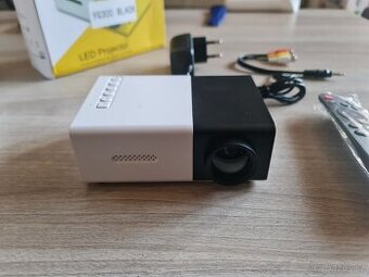 HD Mini LED projektor YG300 USB, HDMI