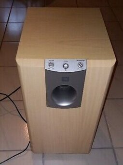 Aktivni Subwoofer JBL Sub 138,jako novy