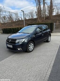 Dacia Sandero benzín 1,2 najeto 16000, couvaci kamera atd