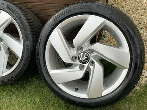 RICHMOND VW GOLF GTI  5x112 225 45 17 Letné