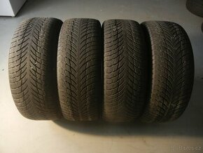 Zimní pneu Nokian 235/55R17 - 1