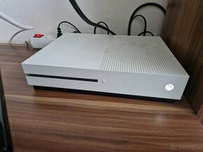 Prodám  Xbox One S 1TB