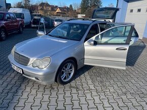 MB C 200 CDi combi  r.v. 2004 Classic 90kw manual.