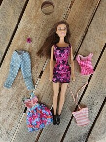 Barbie Mattel a oblečení, módní doplňky