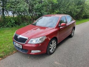 Skoda octavia 1.9 tdi 77kw r.v 2009 čr serviska automat - 1