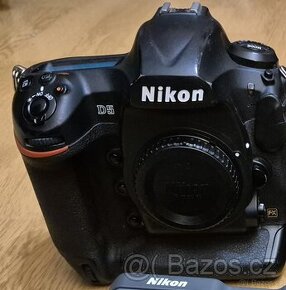 NIKON D5-NACVAKANO PŘEZ 220000 +BATERKA +NABIJEČKA