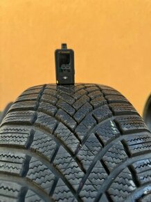 215/55R17 98V Bridgestone Blizzak LM005