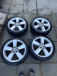 R17 5x100