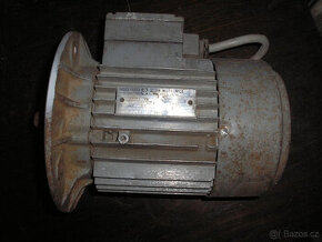 motor asynchronní 220/380V  0,75kw  2840 ot. - 1