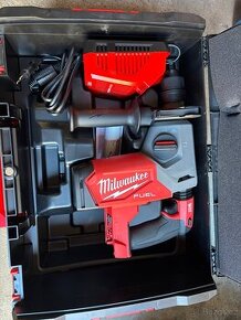 Milwaukee M-18 fhx 552