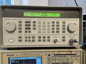 HP 8647A signální generátor 250 kHz – 1.000 MHz - 1