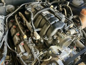 Motor 5.7 hemi Dodge challenger 2017