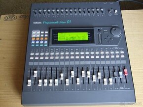 Digitální programovatelný mix Yamaha 01