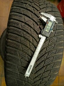 Zimní pneu 245/40R19