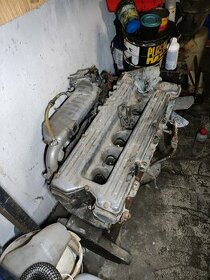 Mercedes-Benz, motor M110, 2,8l 6ti valec