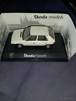 Model škoda 120 L a škoda favorit