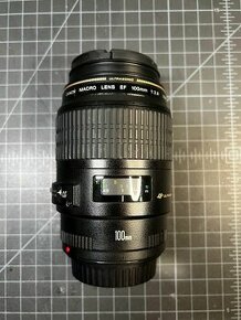 Canon EF 100mm f/2.8 Macro USM