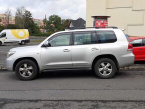 Toyota Land Cruiser 200 4,5TD V8 diesel