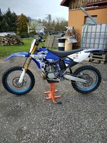 YAMAHA YZ 250 - 1