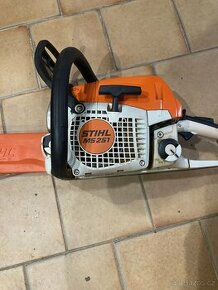 motorová pila Stihl MS 251C