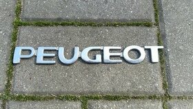 Nápis Peugeot na 5. dveře