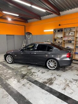 BMW e90 330d M-paket CZ TOP