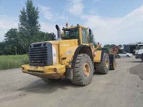 Kolovy nakladac Volvo L180E.ne jcb cat komatsu