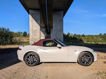 Mazda MX-5 ND 2.0 2018 Sakura