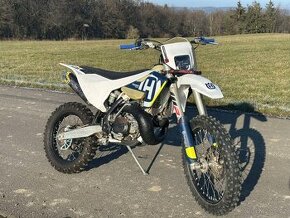 Husqvarna TE 300 2017 + supermoto kola