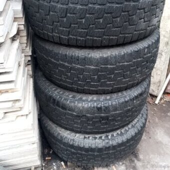 Pirelli scorpion 265/65r17