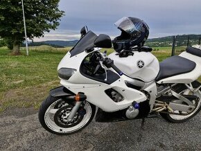 Yamaha r6 2002 - 1