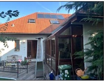 Rodinný dům se zahradou v obci Bradlec , ID 7214e 1305