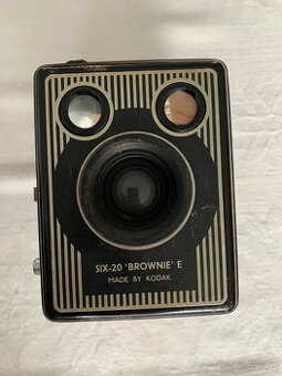 KODAK SIX-20 BROWNIE E - 1