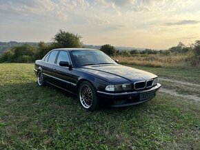 BMW E38 740i - 1