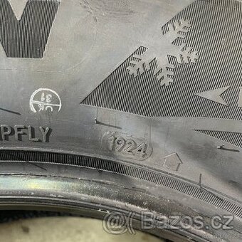 NOVÉ Zimní pneu 215/65 R16 98H Sailun